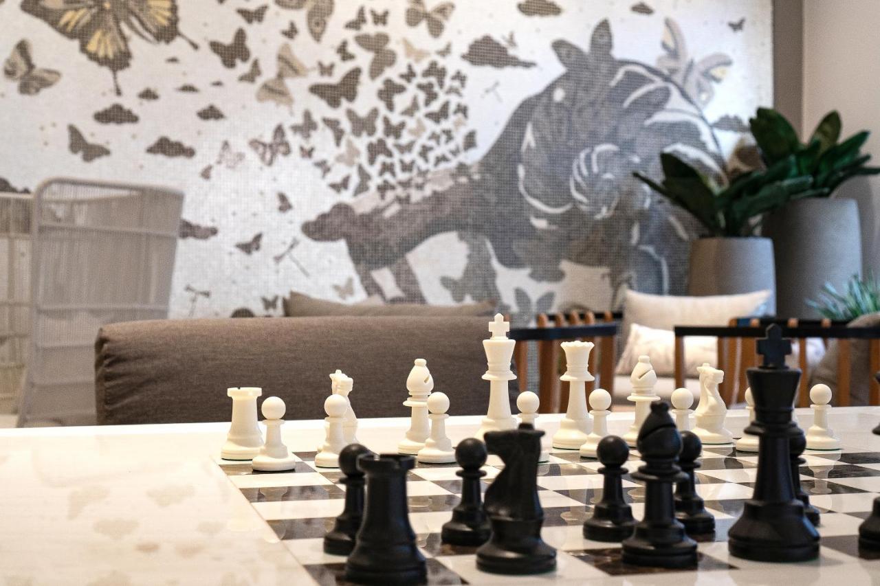 Silq Hotel & Residence Bangkok Exterior photo Chess pieces