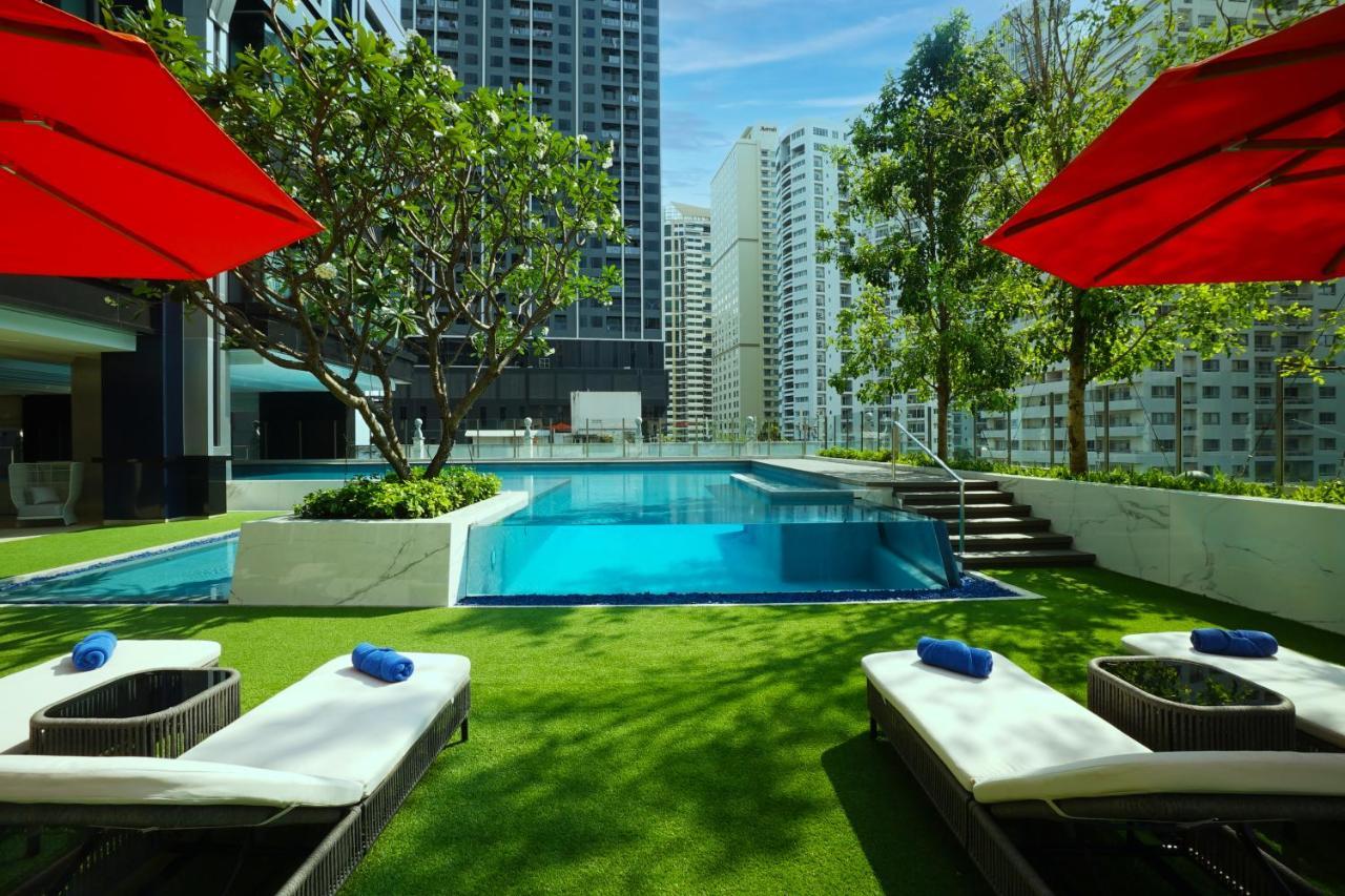 Silq Hotel & Residence Bangkok Exterior photo The pool at the hotel