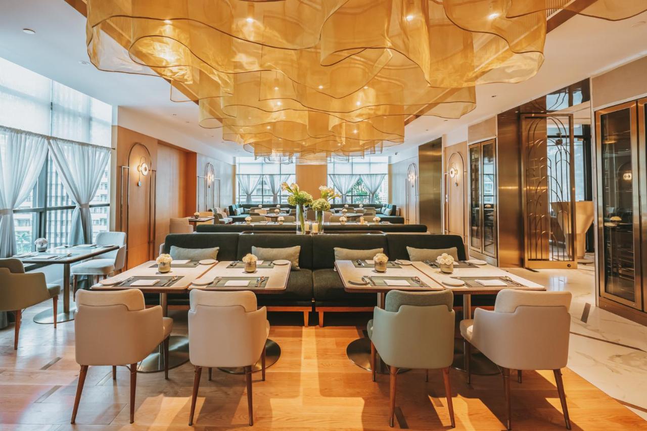 Silq Hotel & Residence Bangkok Exterior photo The interior of the restaurant