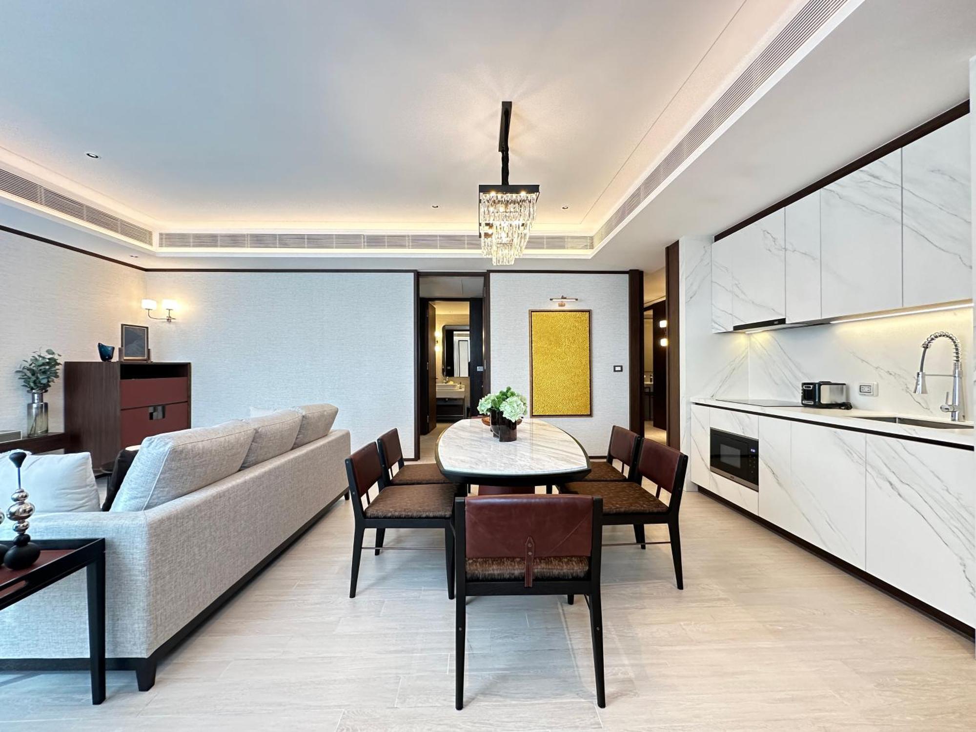 Silq Hotel & Residence Bangkok Room photo A typical apartment at The Ritz-Carlton, DIFC
